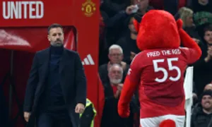 Van Nistelrooy: 'Ten Hag bị tổn thương khi rời Man Utd'