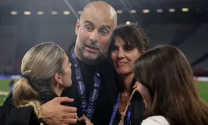 Guardiola chia tay vợ sau hơn 30 năm