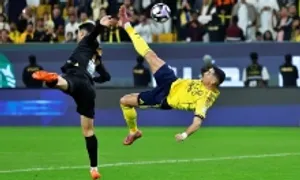 Cú móc bóng đạt 70 km/h của Ronaldo gây sốt